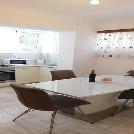 Andrija In Zadar, 50m From The Beach Apartmán *